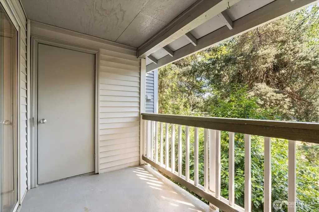 23339 Cedar Way Mountlake Terrace WA 98043
