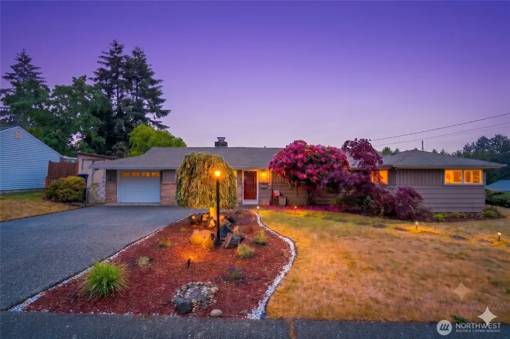 24303 59th Avenue W Mountlake Terrace WA 98043