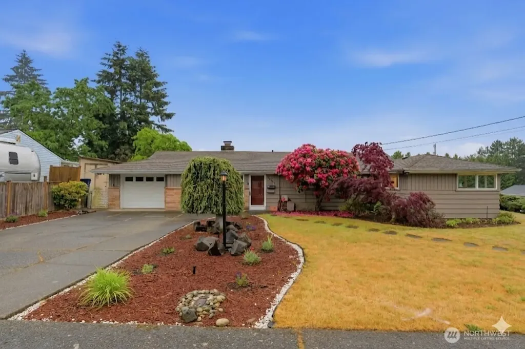 24303 59th Avenue W Mountlake Terrace WA 98043