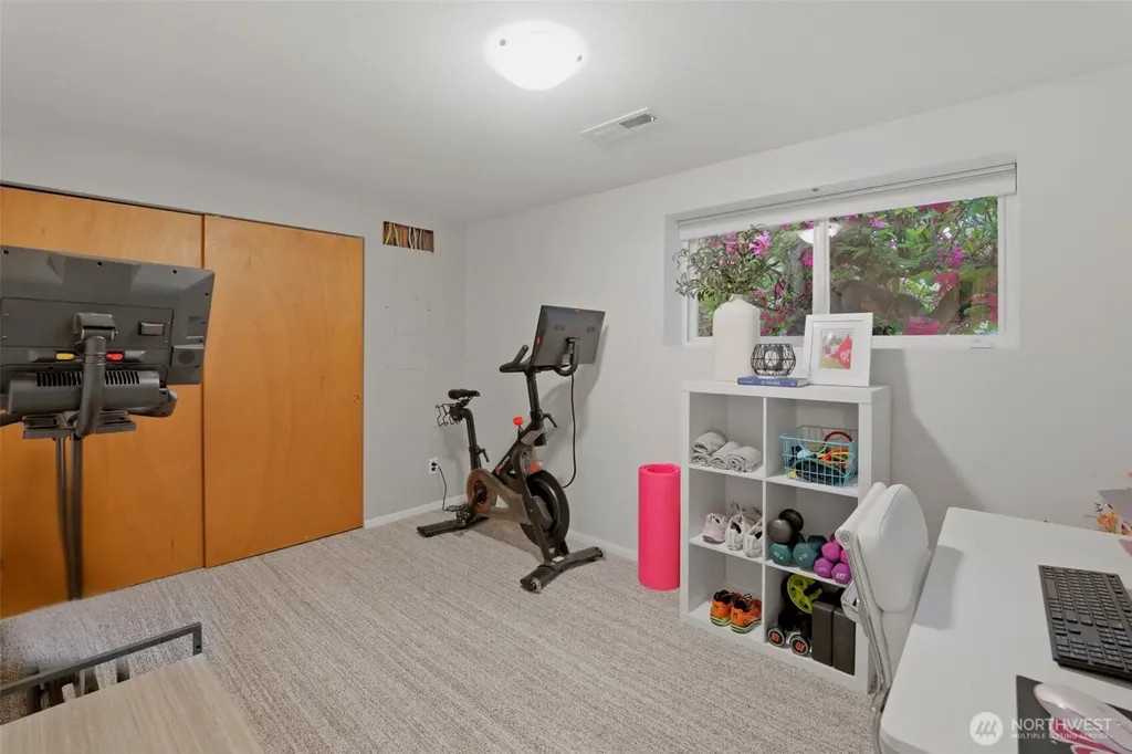 24303 59th Avenue W Mountlake Terrace WA 98043