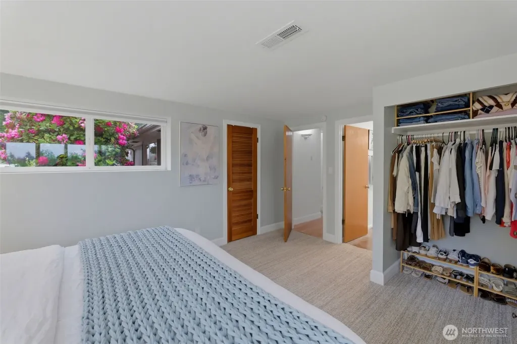 24303 59th Avenue W Mountlake Terrace WA 98043