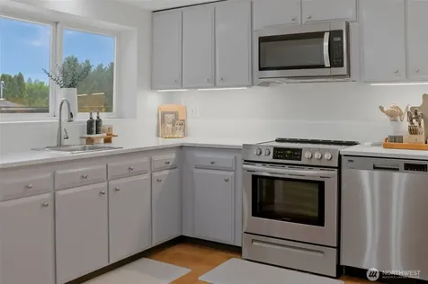 24303 59th Avenue W Mountlake Terrace WA 98043