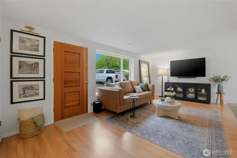 24303 59th Avenue W Mountlake Terrace WA 98043