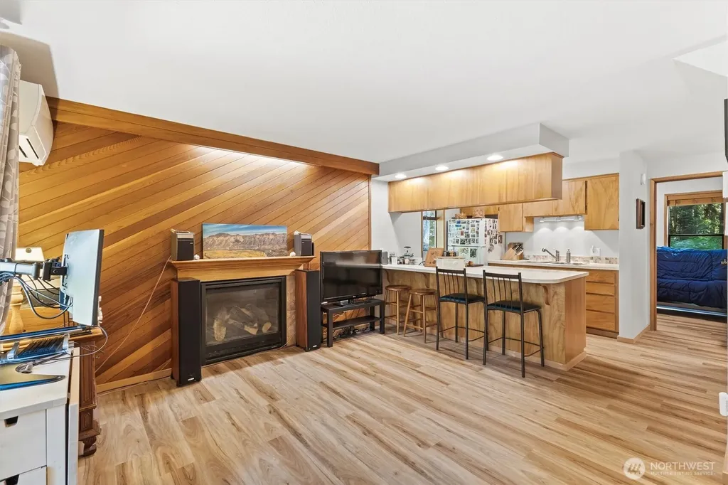 7082 Rainier Way Glacier WA 98244