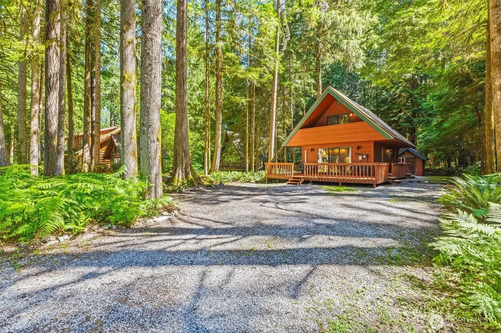 7082 Rainier Way Glacier WA 98244