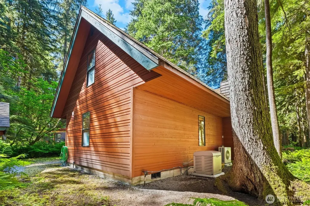 7082 Rainier Way Glacier WA 98244