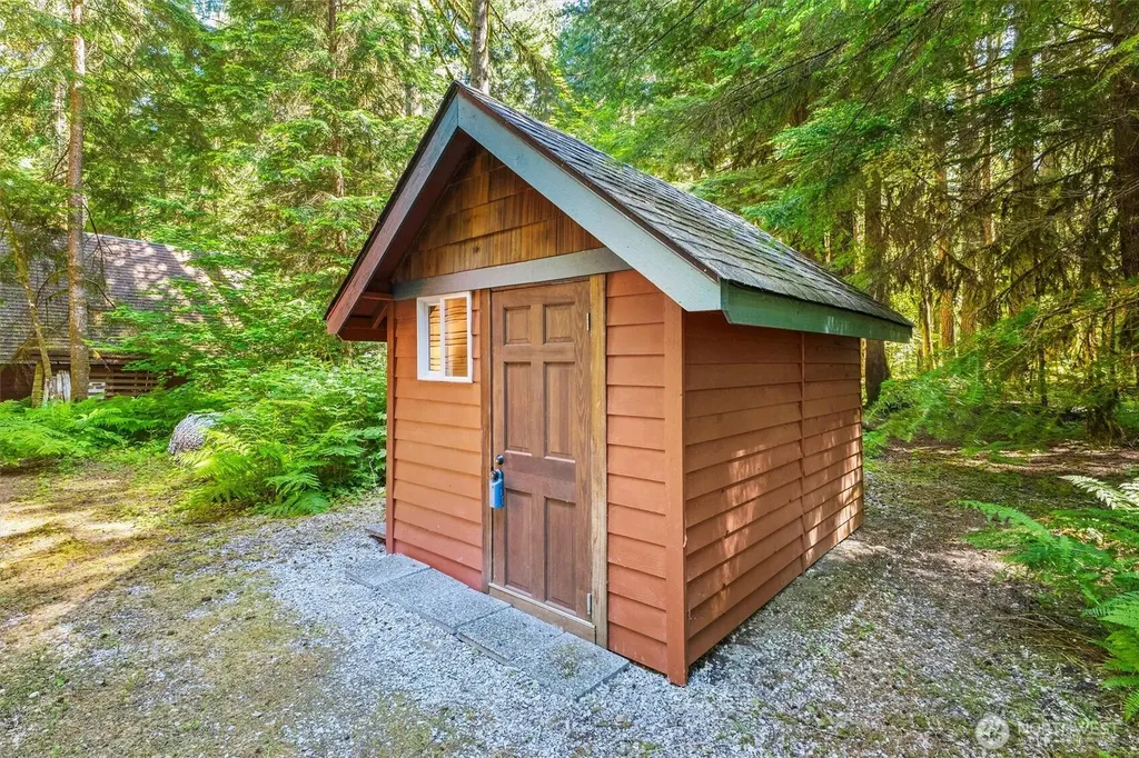 7082 Rainier Way Glacier WA 98244