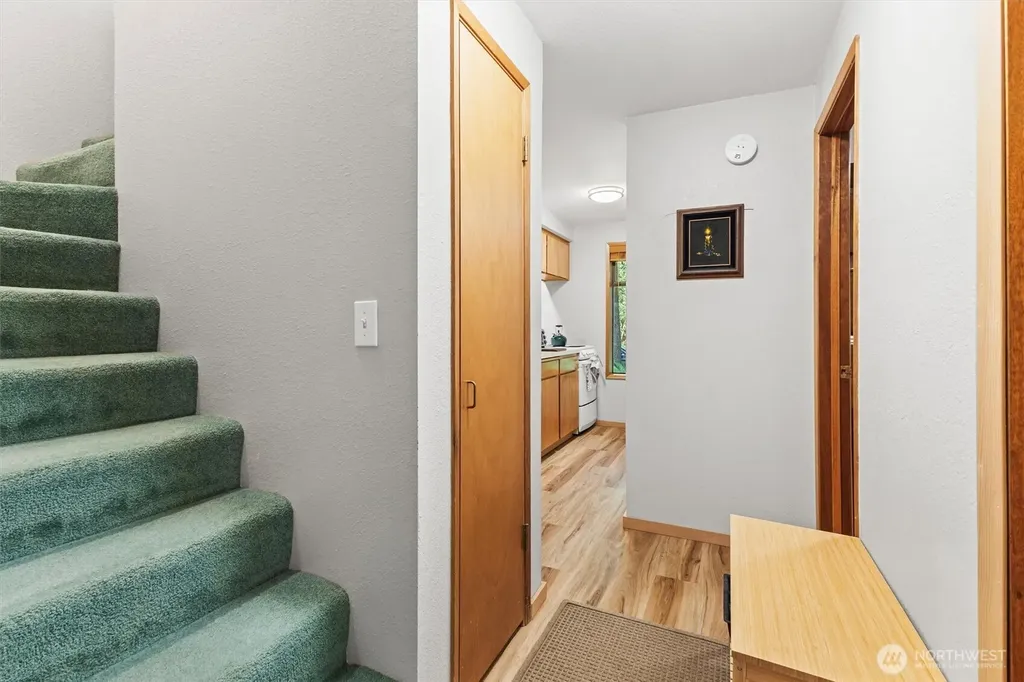 7082 Rainier Way Glacier WA 98244