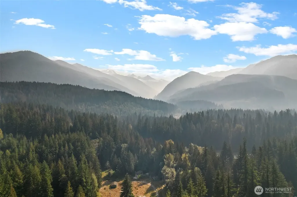 7082 Rainier Way Glacier WA 98244