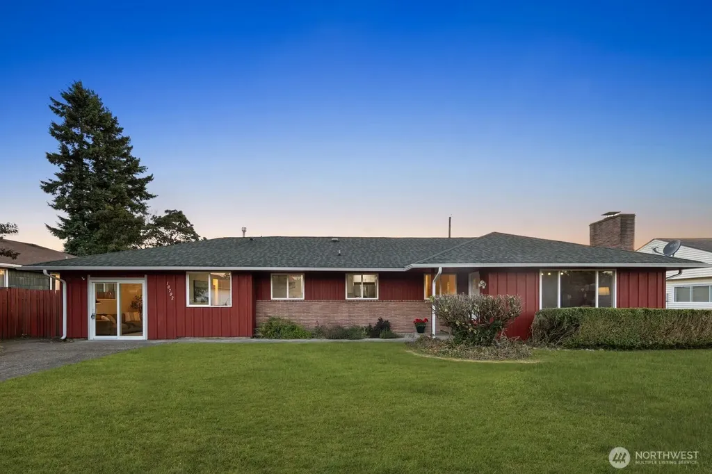 10702 Douglas Drive SW Lakewood WA 98499