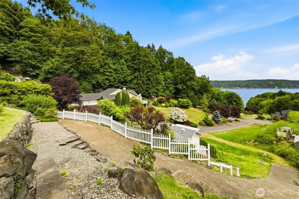 1510 Valley Drive NW Gig Harbor WA 98332