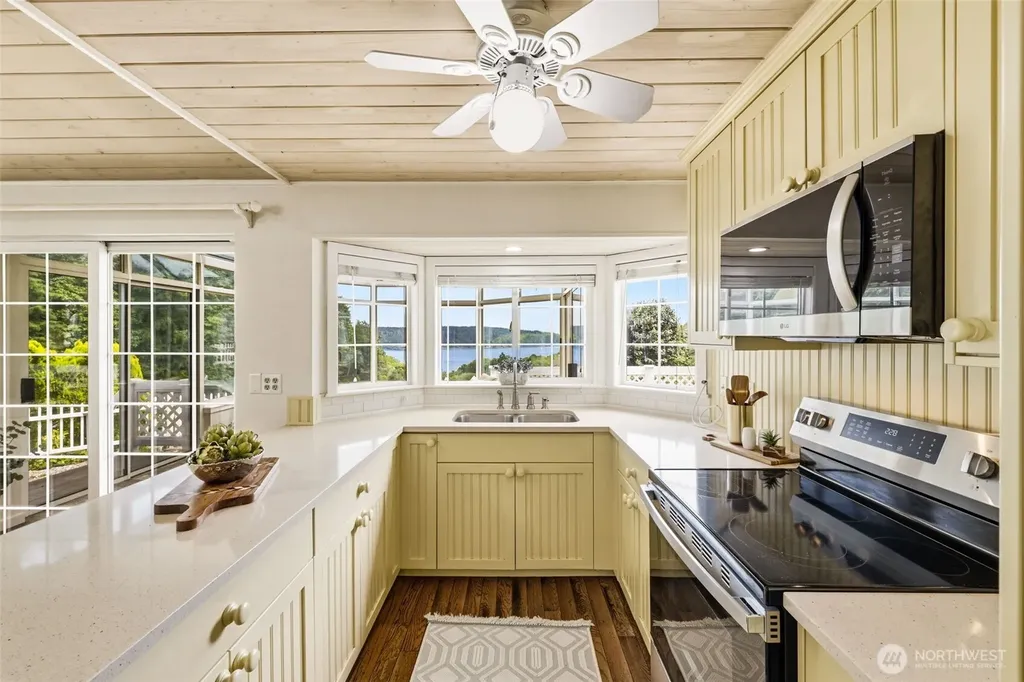 1510 Valley Drive NW Gig Harbor WA 98332
