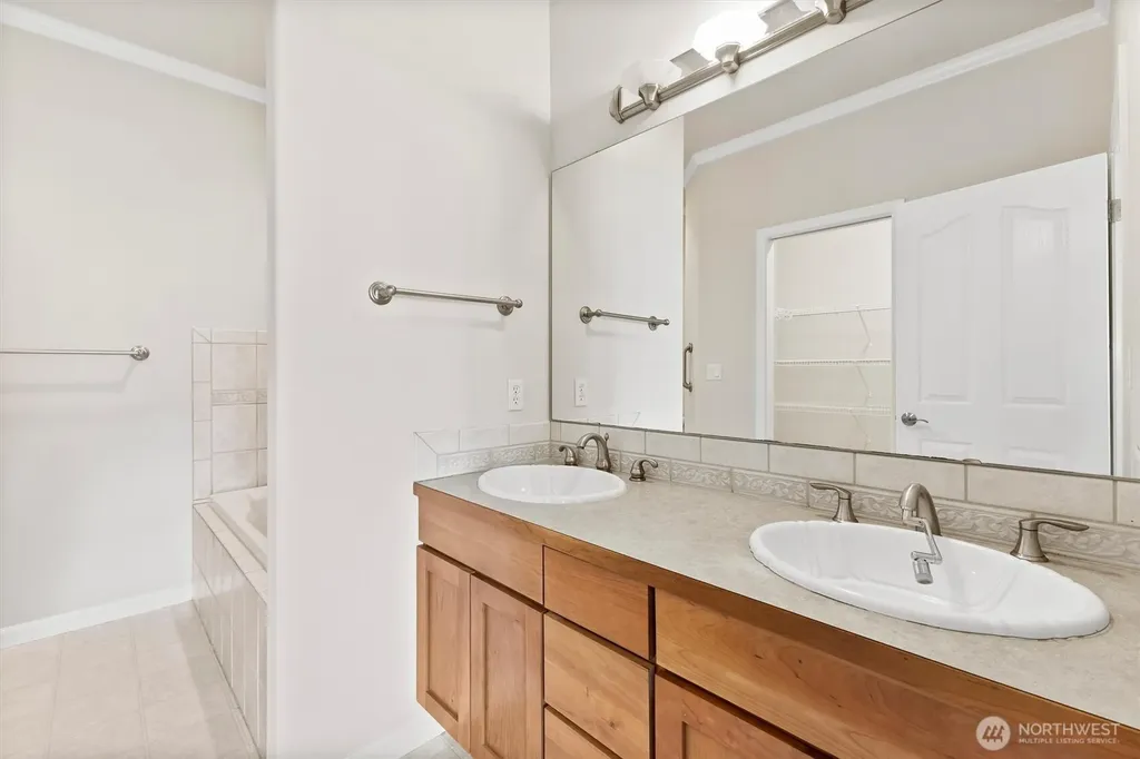 1149 Aaron Drive Lynden WA 98264