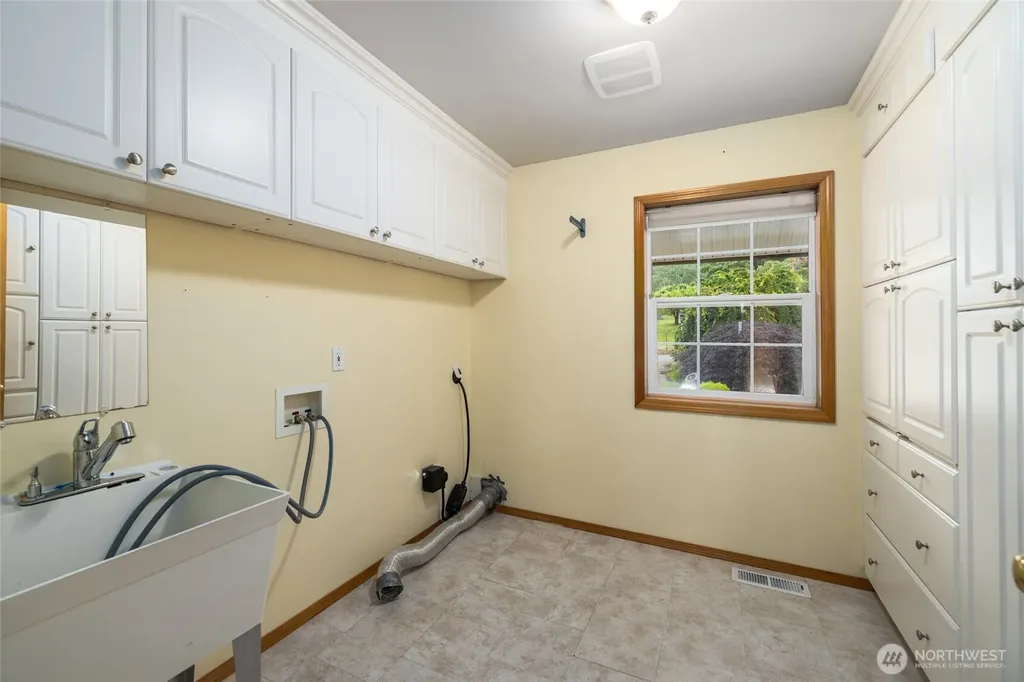 22736 Buchanan Street Mount Vernon WA 98273