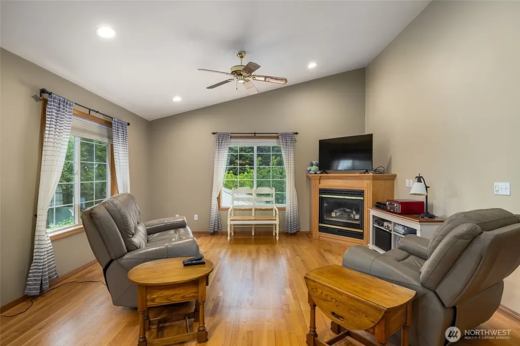 22736 Buchanan Street Mount Vernon WA 98273