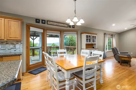 22736 Buchanan Street Mount Vernon WA 98273
