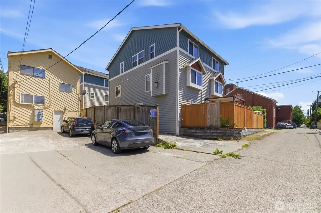 3453 California Avenue SW Seattle WA 98116