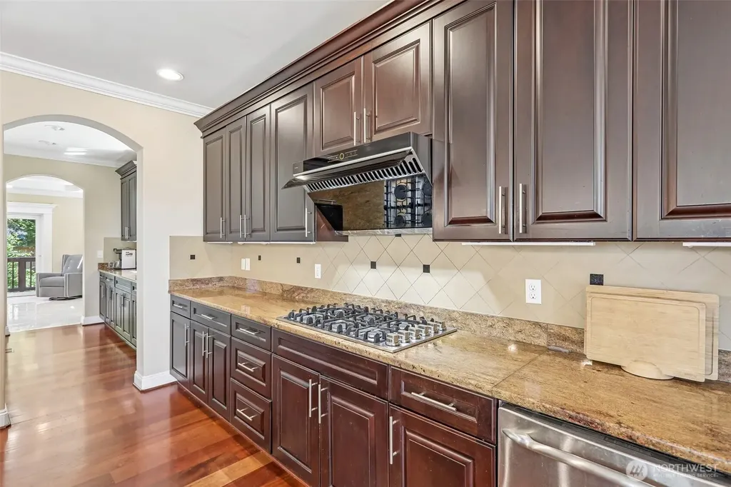1006 N 28th Place Renton WA 98056
