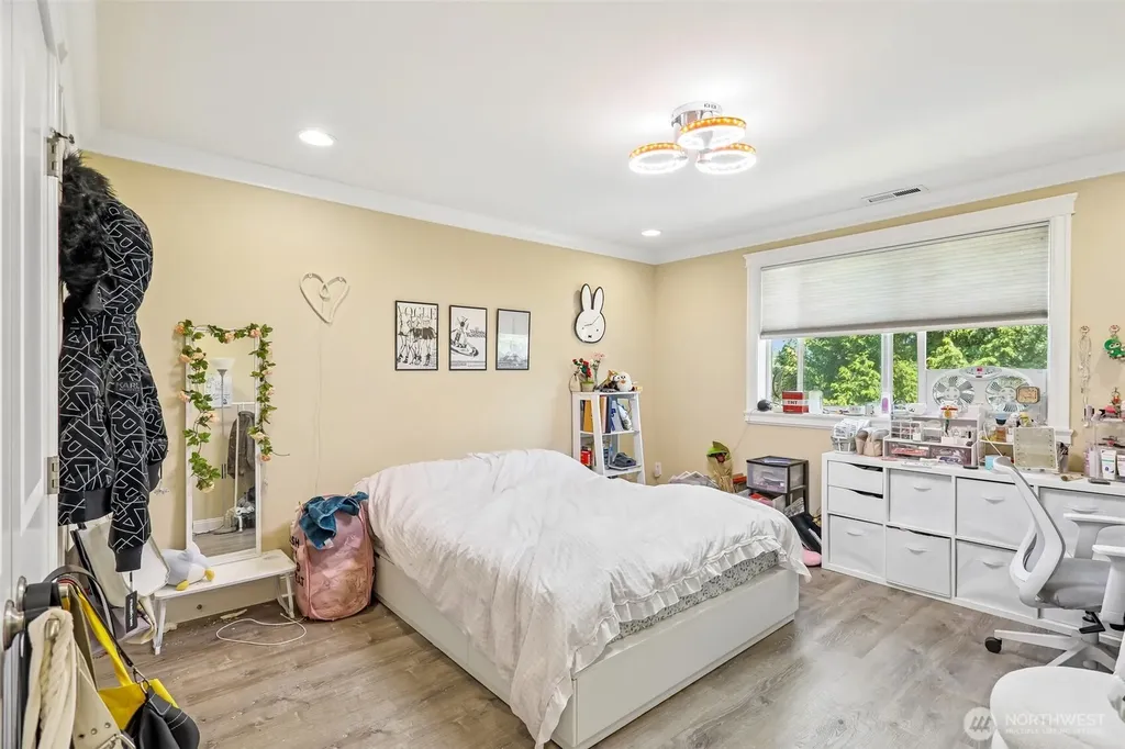 1006 N 28th Place Renton WA 98056
