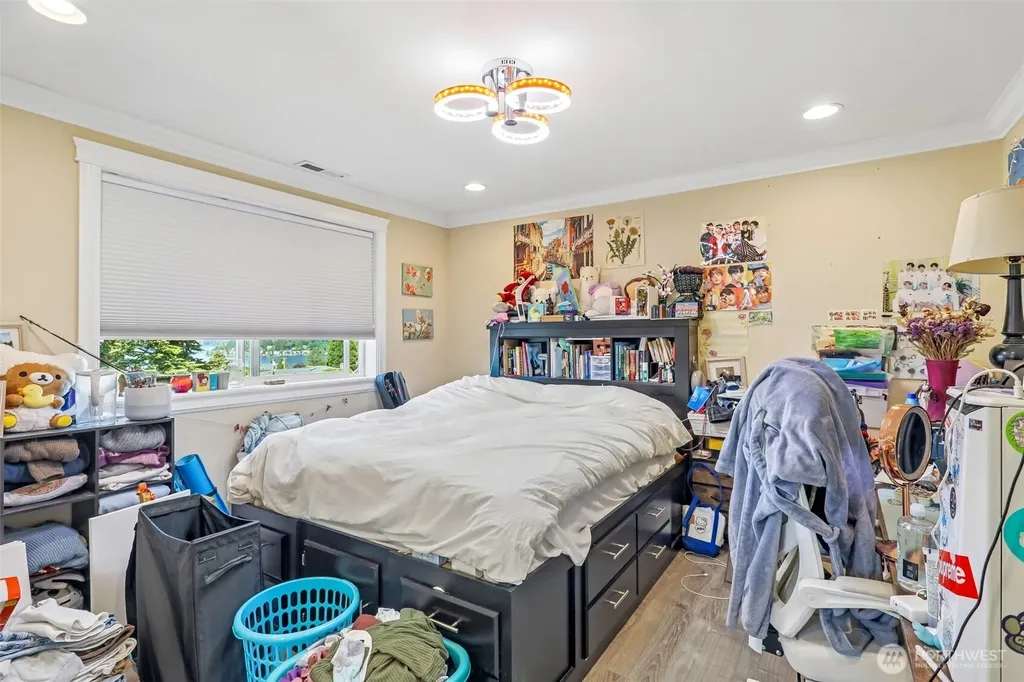 1006 N 28th Place Renton WA 98056