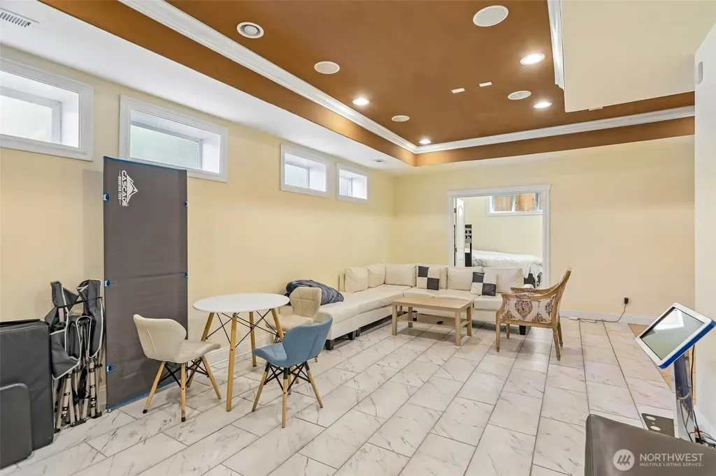 1006 N 28th Place Renton WA 98056