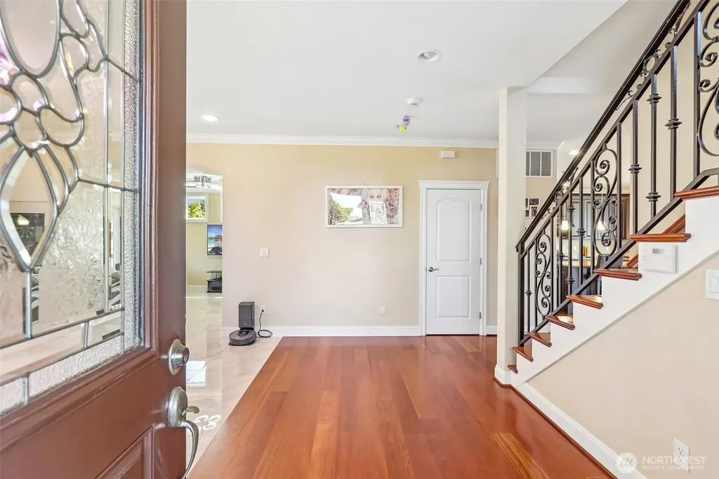 1006 N 28th Place Renton WA 98056