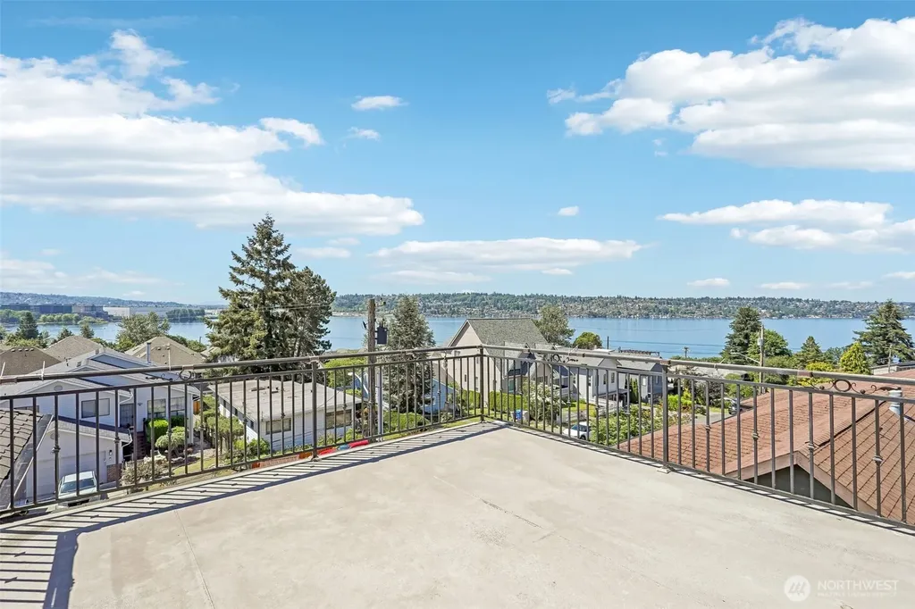 1006 N 28th Place Renton WA 98056