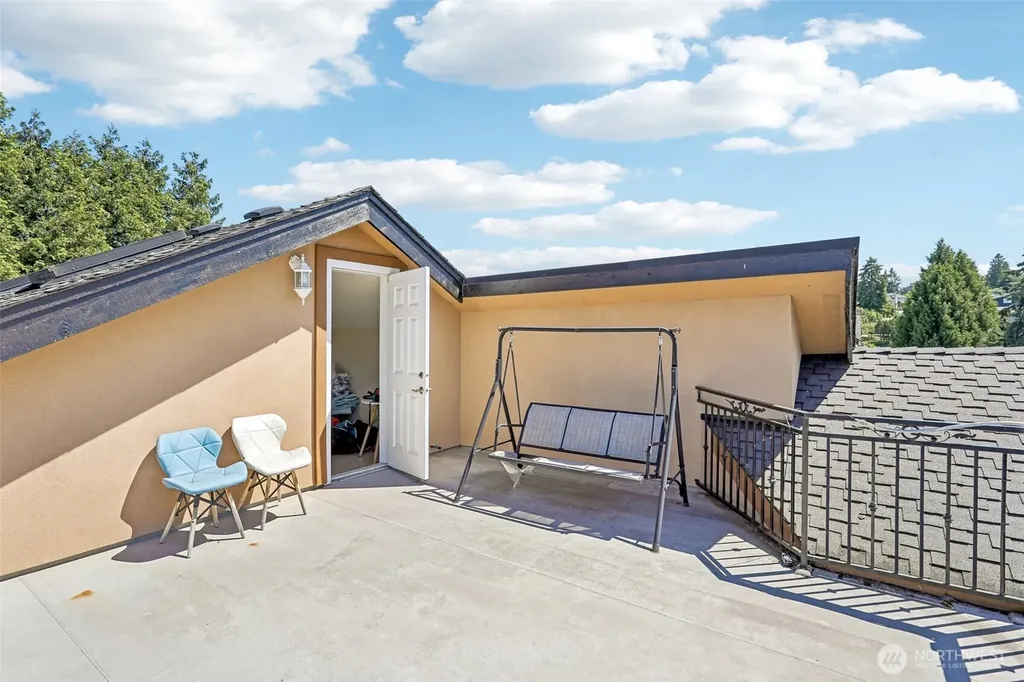 1006 N 28th Place Renton WA 98056