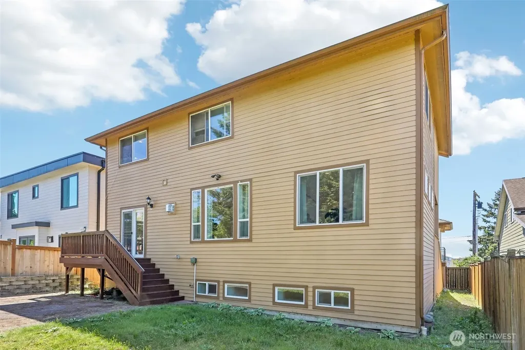 1006 N 28th Place Renton WA 98056