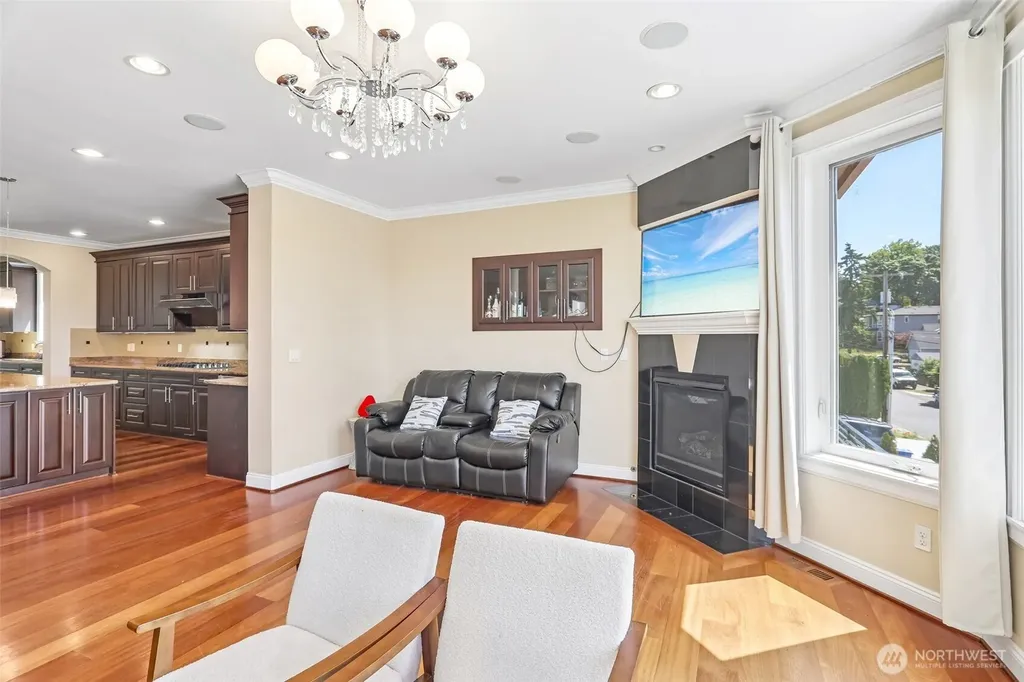 1006 N 28th Place Renton WA 98056