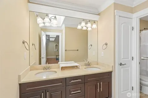 1006 N 28th Place Renton WA 98056