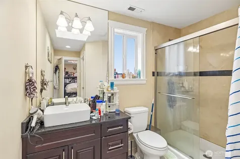 1006 N 28th Place Renton WA 98056