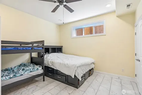 1006 N 28th Place Renton WA 98056