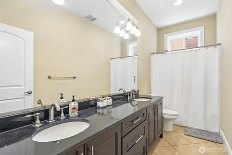 1006 N 28th Place Renton WA 98056