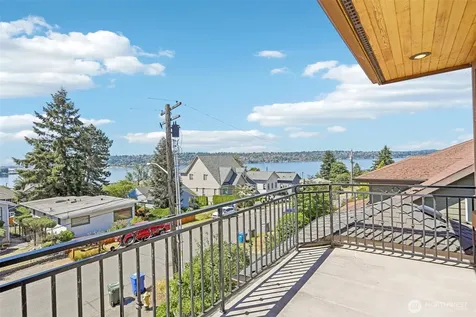 1006 N 28th Place Renton WA 98056