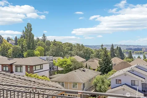 1006 N 28th Place Renton WA 98056