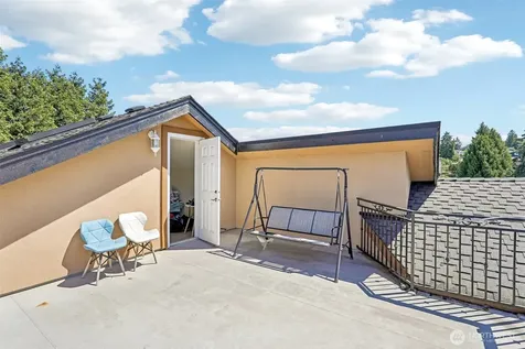 1006 N 28th Place Renton WA 98056