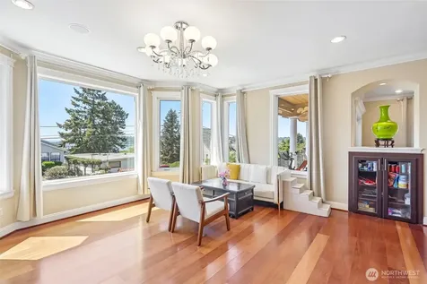 1006 N 28th Place Renton WA 98056