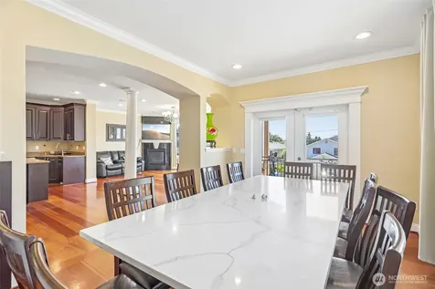 1006 N 28th Place Renton WA 98056