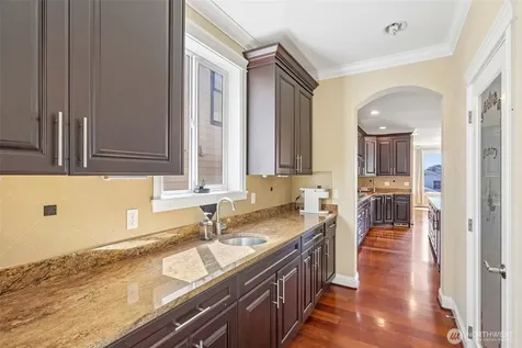 1006 N 28th Place Renton WA 98056