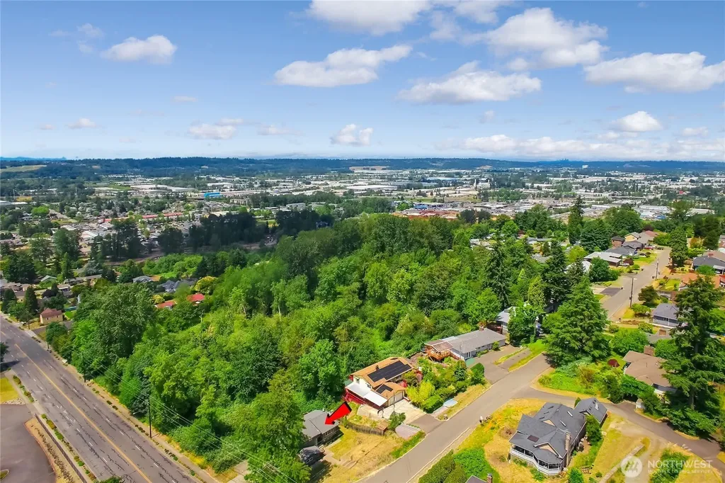 707 Alvord Avenue N Kent WA 98031
