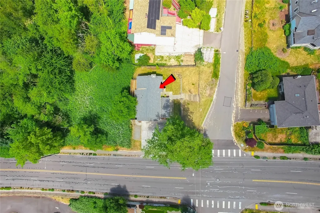 707 Alvord Avenue N Kent WA 98031