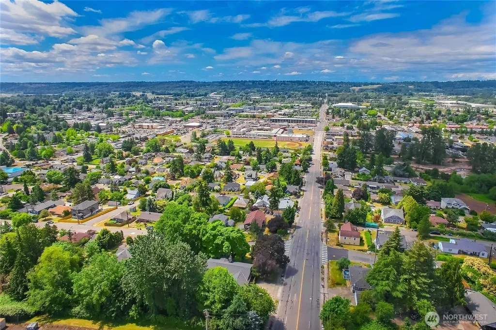 707 Alvord Avenue N Kent WA 98031