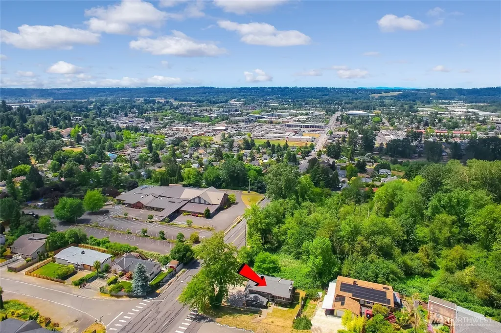707 Alvord Avenue N Kent WA 98031