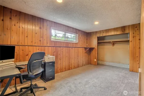 707 Alvord Avenue N Kent WA 98031