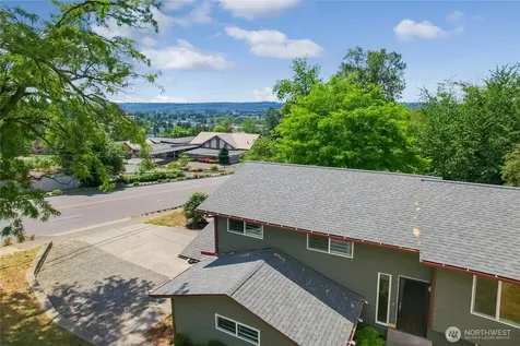 707 Alvord Avenue N Kent WA 98031