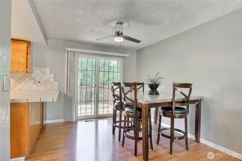 707 Alvord Avenue N Kent WA 98031