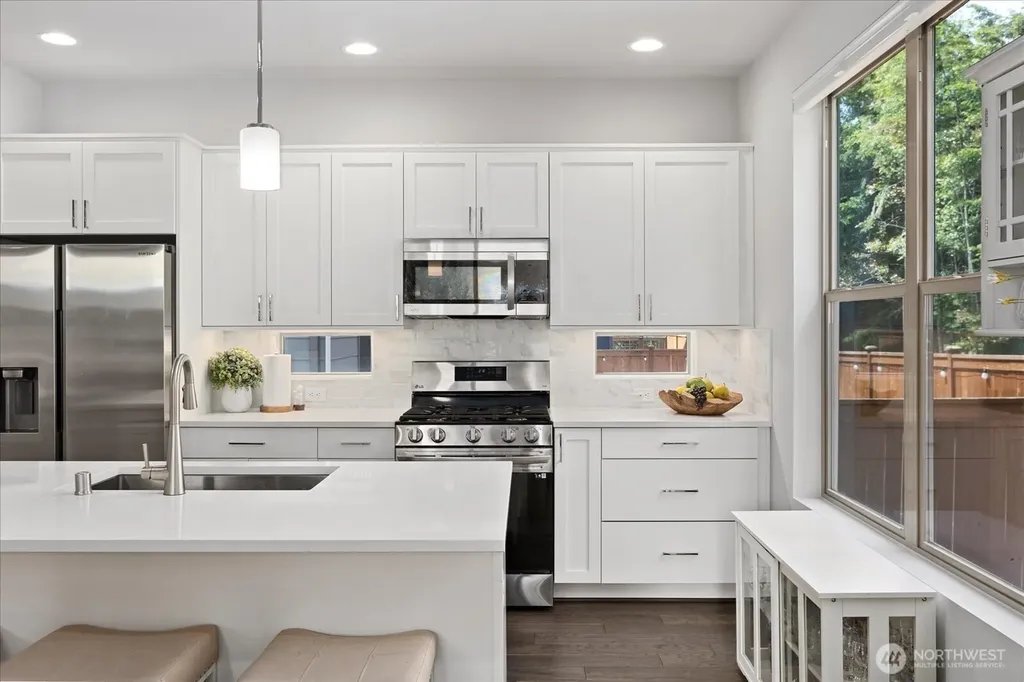 9 150th Place NW Lynnwood WA 98087