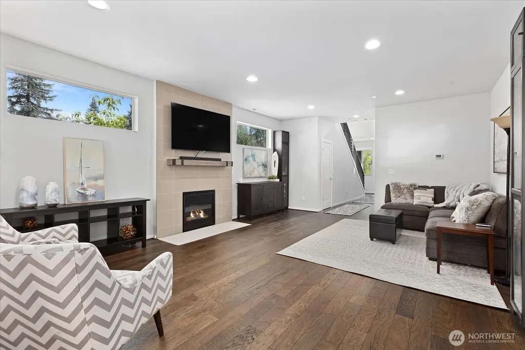 9 150th Place NW Lynnwood WA 98087