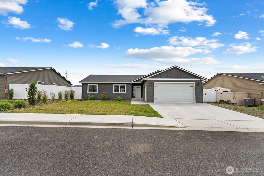 2468 3rd Street SE East Wenatchee WA 98802
